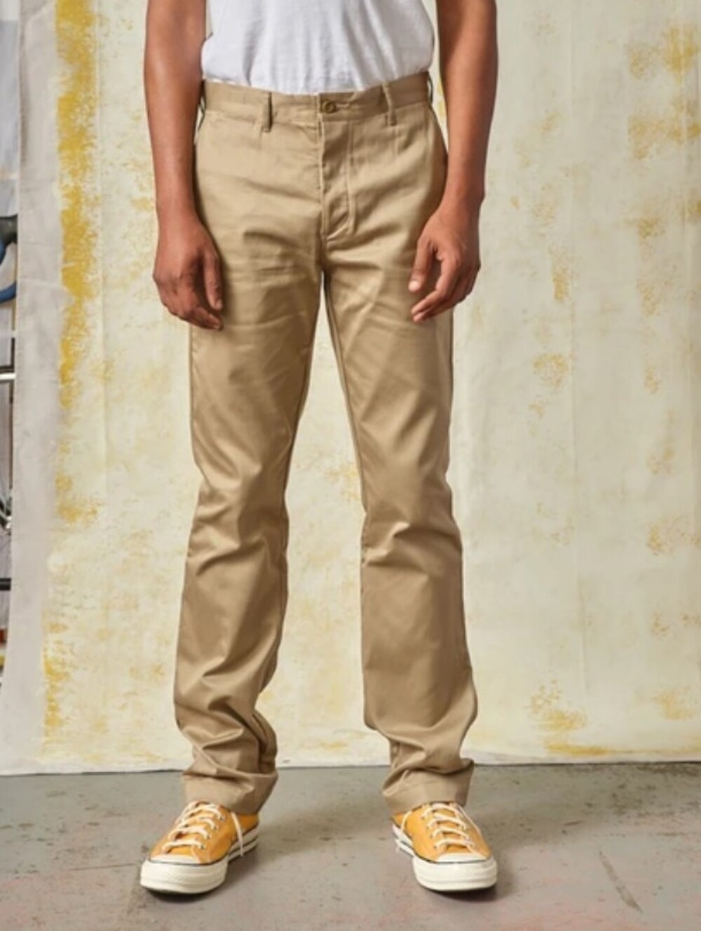 American Eagle distressed Sizea30/32,Men's Classic Straight Chino Pants in Khaki